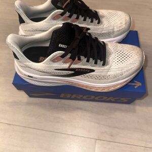 Brooks Ghost Running Shoes - White with Black & Rose Gold Trim